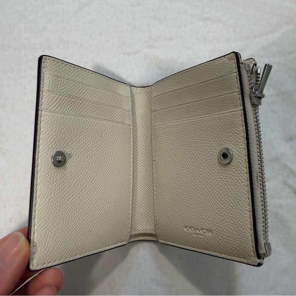 Coach Bifold Wallet in Silver/Chalk - Picture 7 of 9